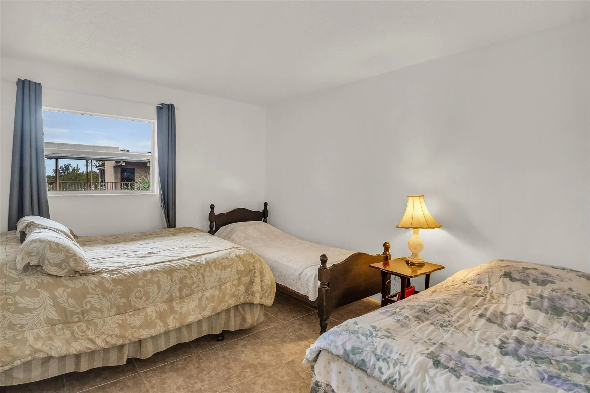 2840 Somerset Dr, #403