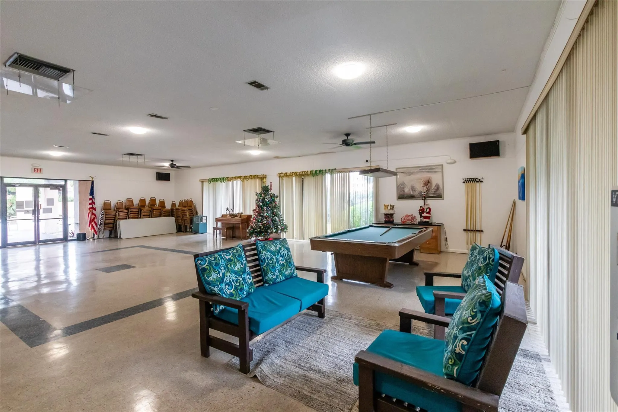 2840 Somerset Dr, #403