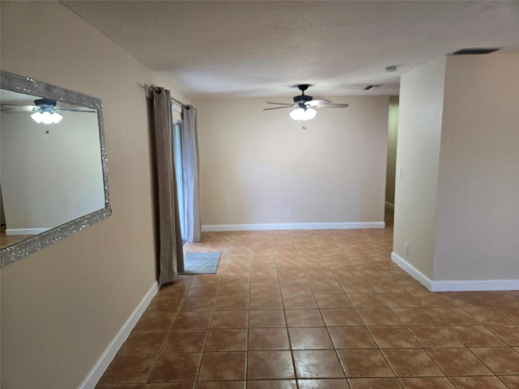 11210 NW 39th St