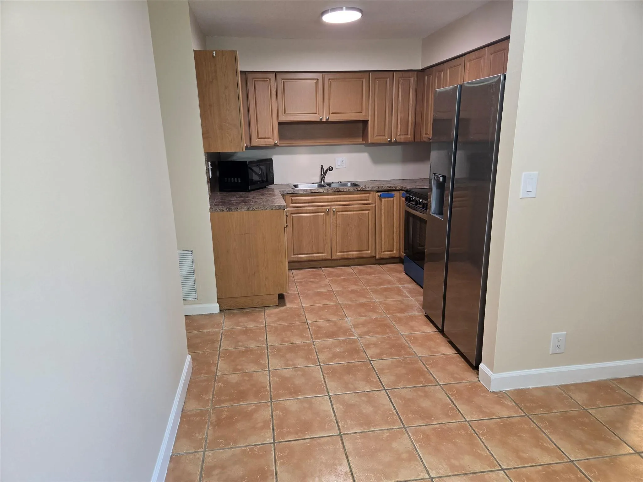 11210 NW 39th St