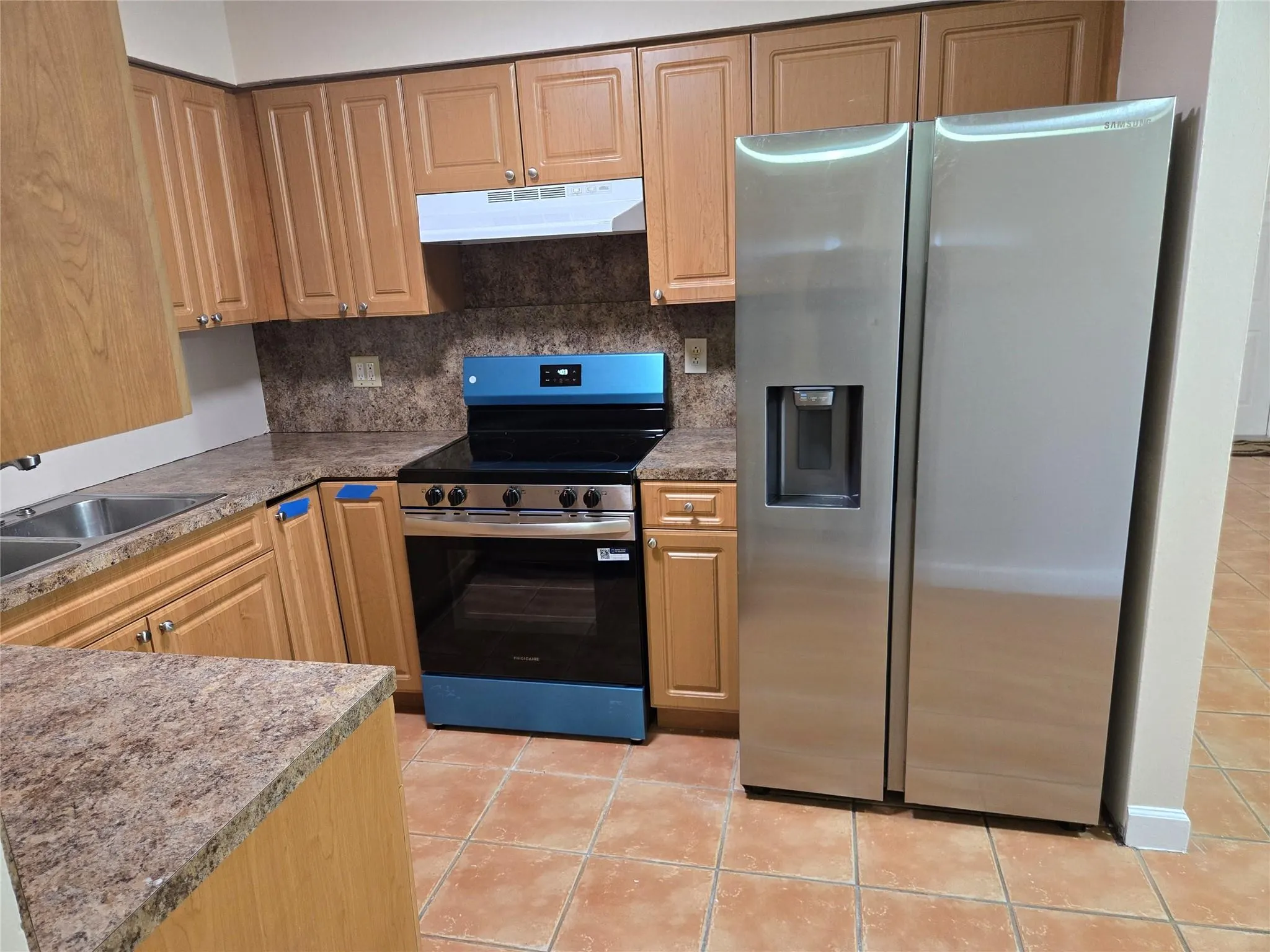11210 NW 39th St