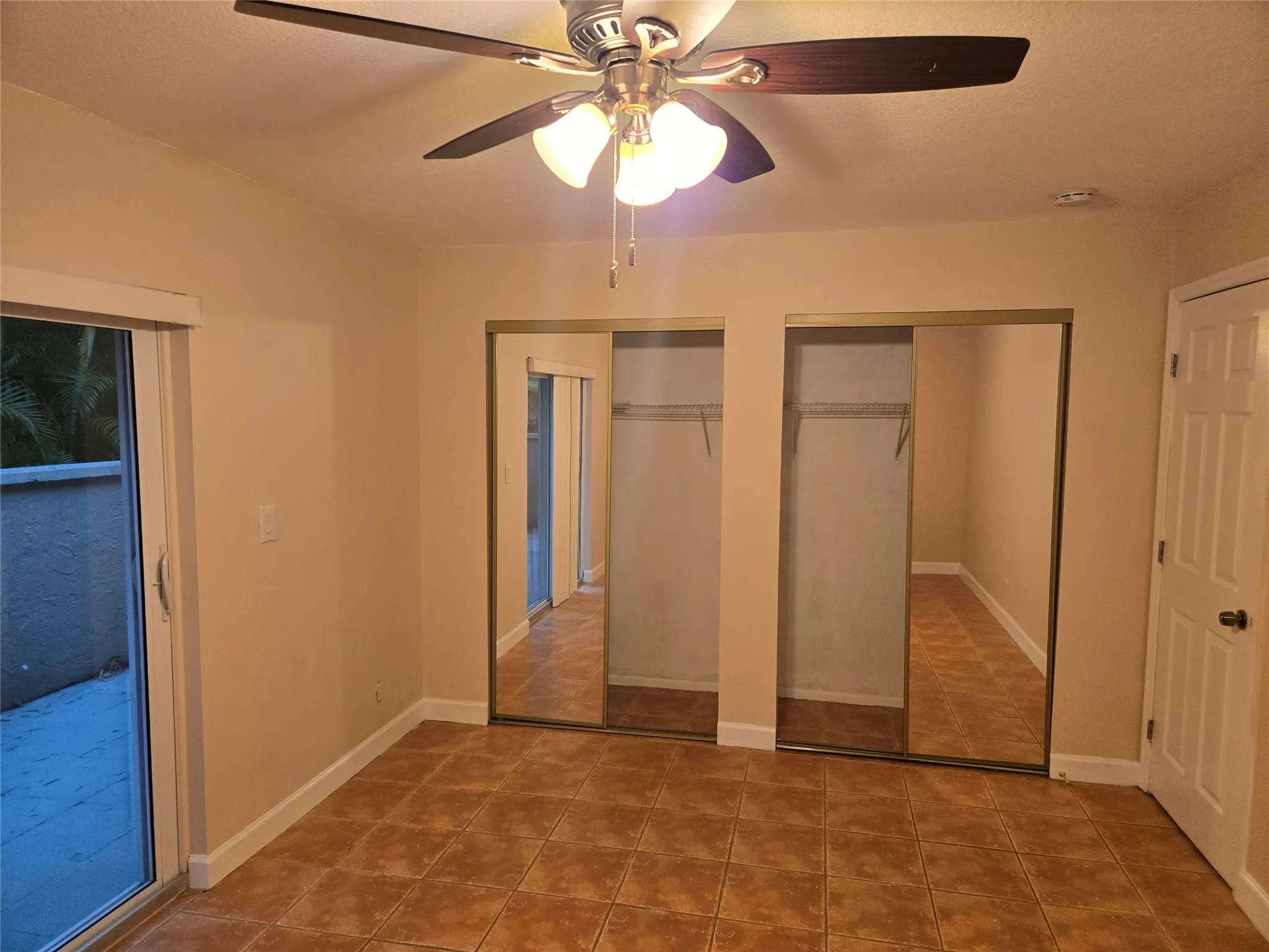 11210 NW 39th St