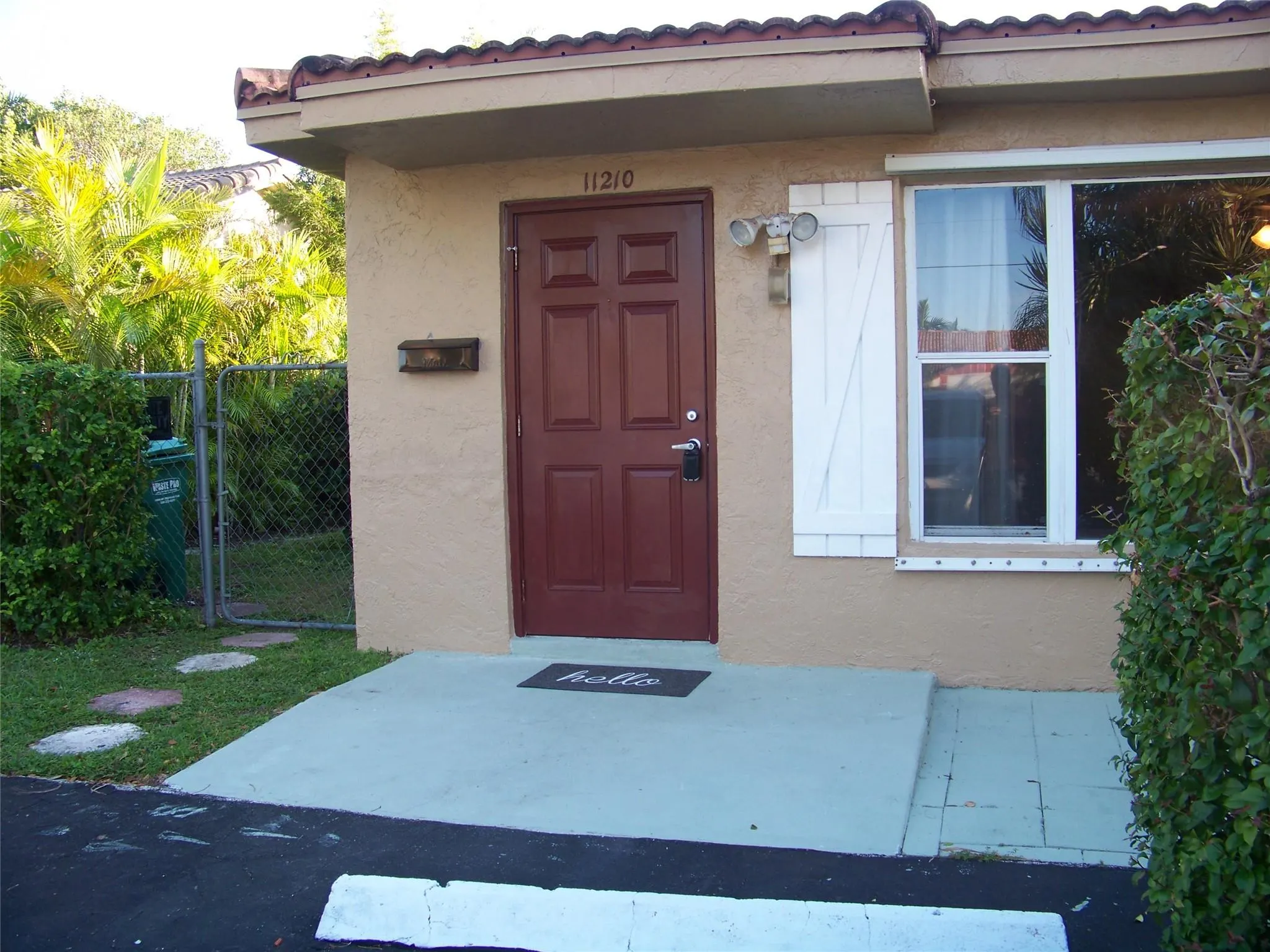 11210 NW 39th St