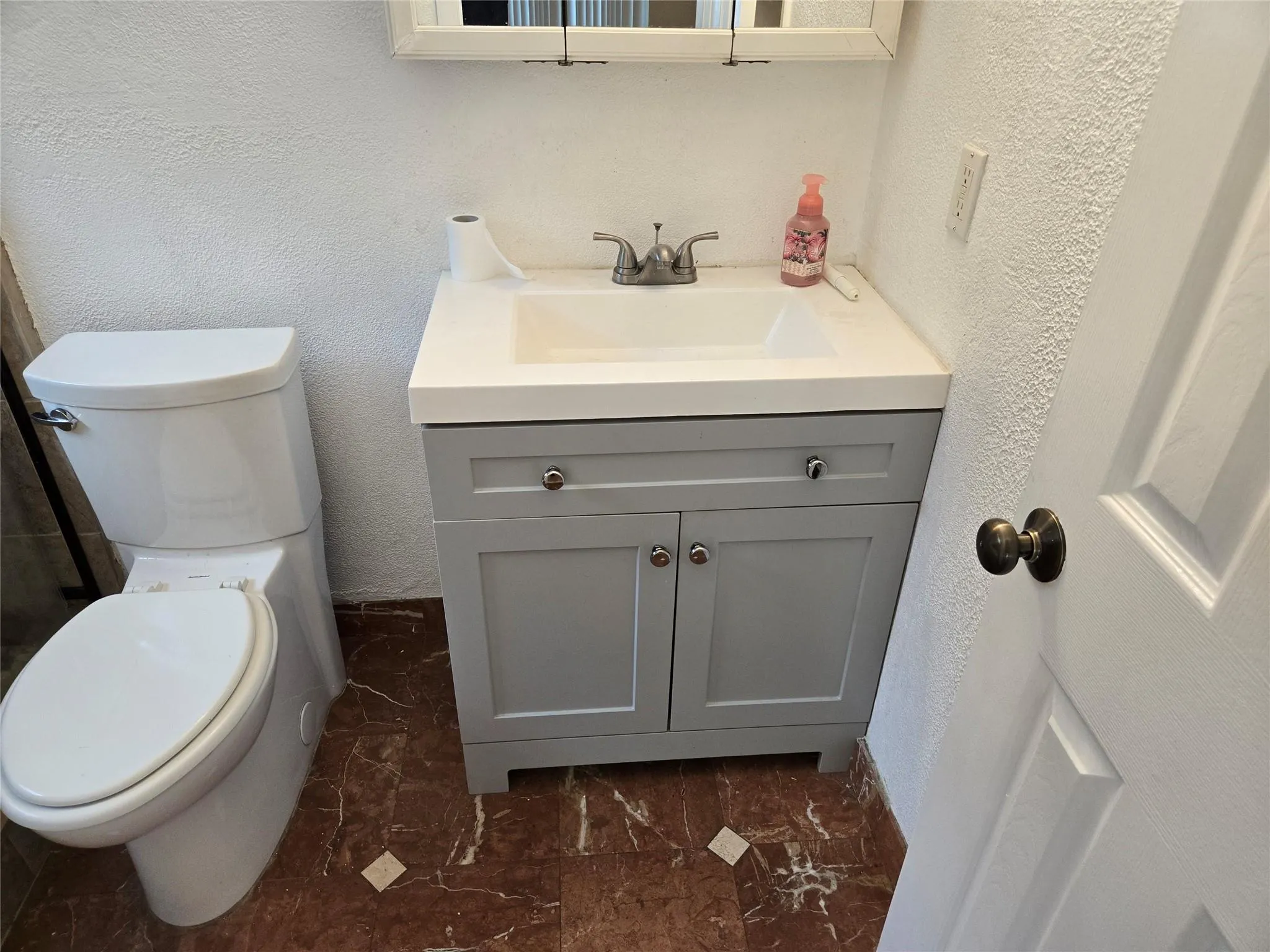 11210 NW 39th St