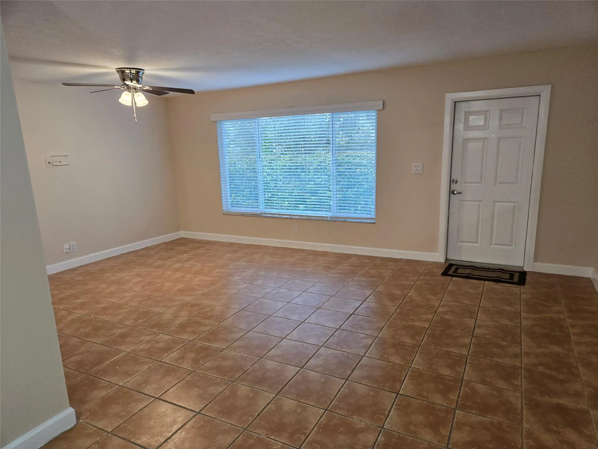 11210 NW 39th St