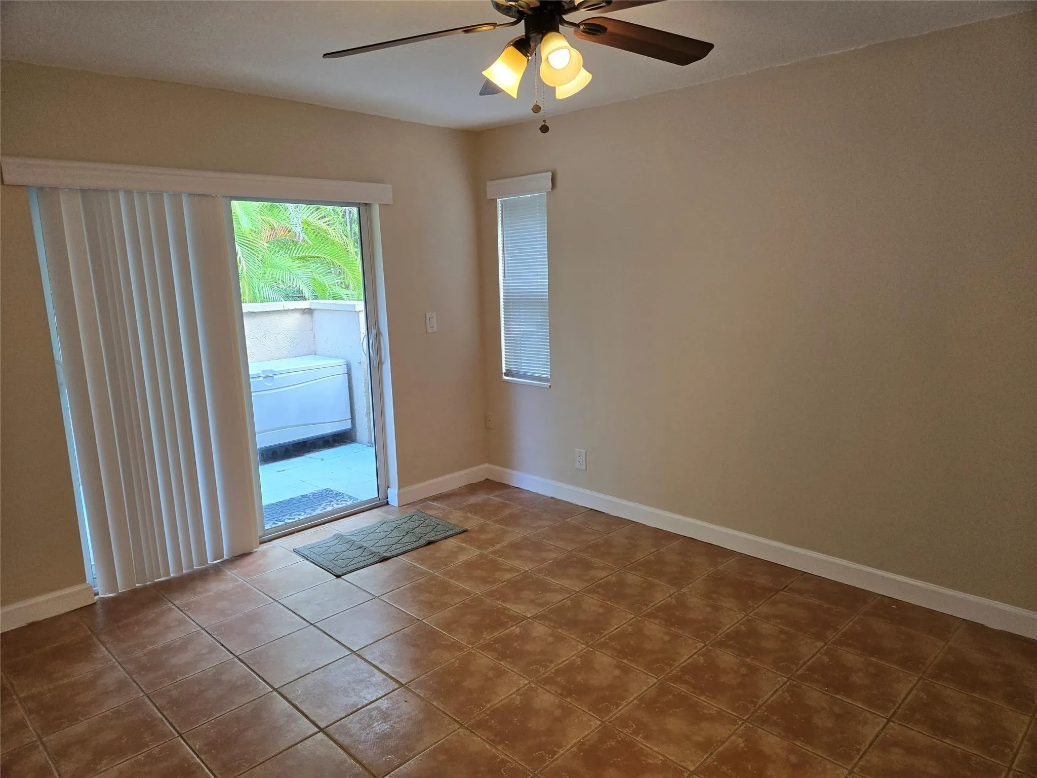 11210 NW 39th St