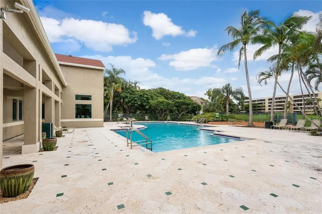 1780 Palm Cove Blvd, #6-102