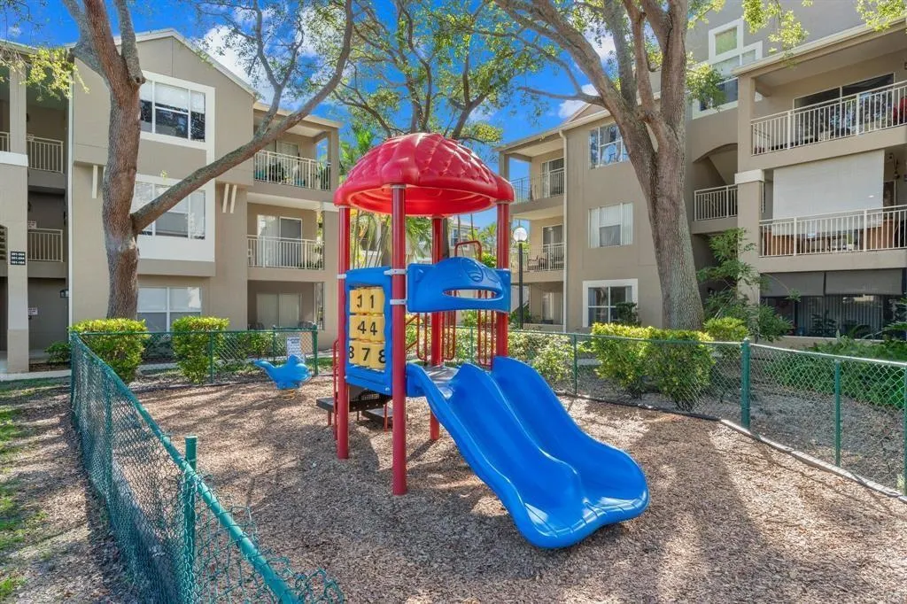 1780 Palm Cove Blvd, #6-102