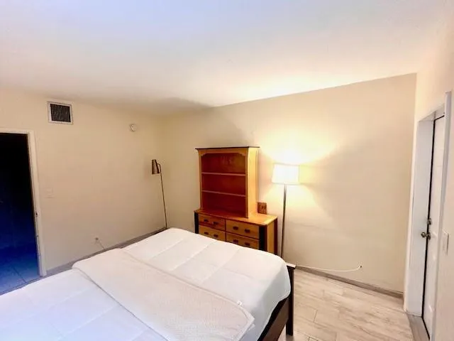 2508 Bay Dr, #25