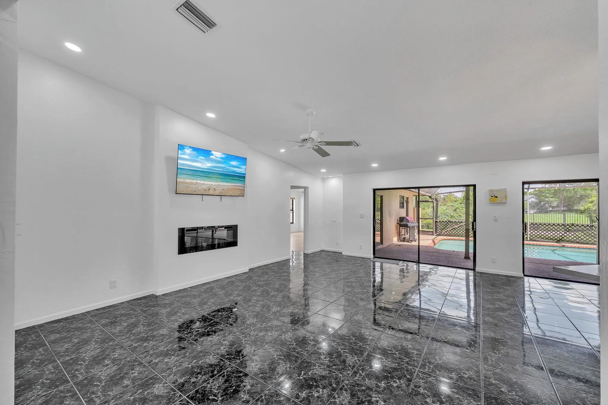 303 NW 105th Ter