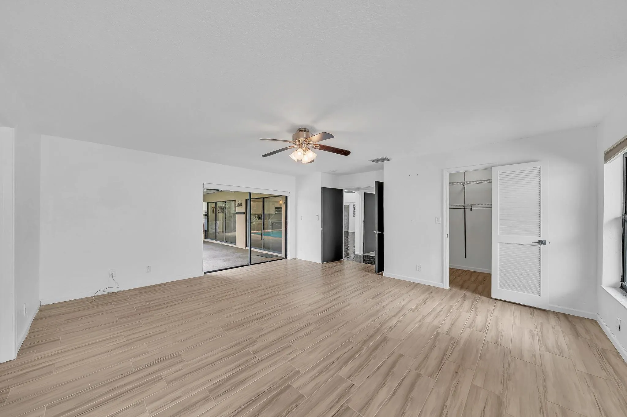 303 NW 105th Ter