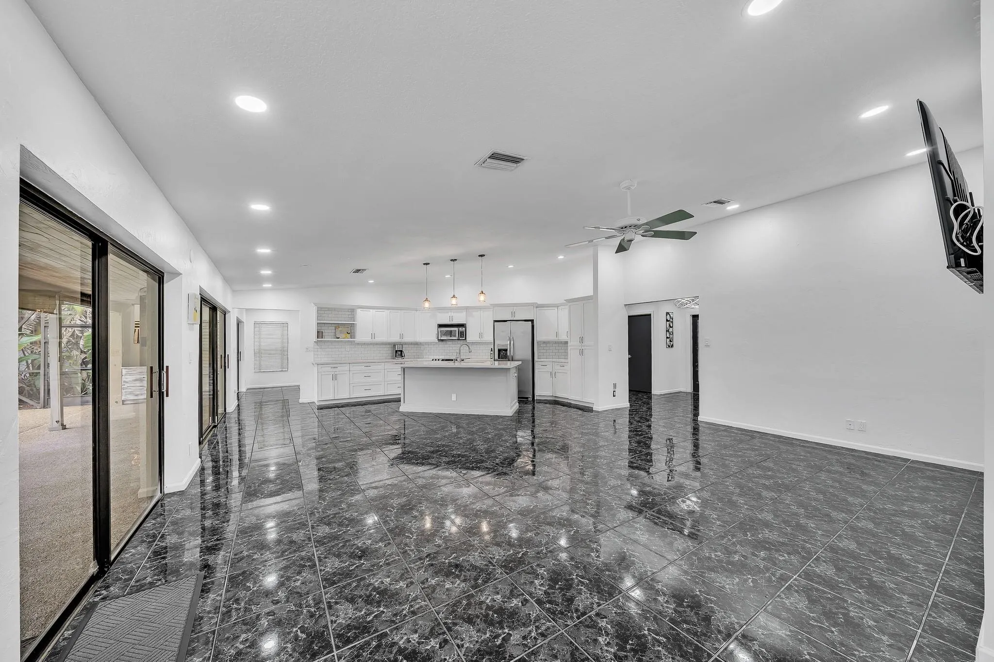 303 NW 105th Ter
