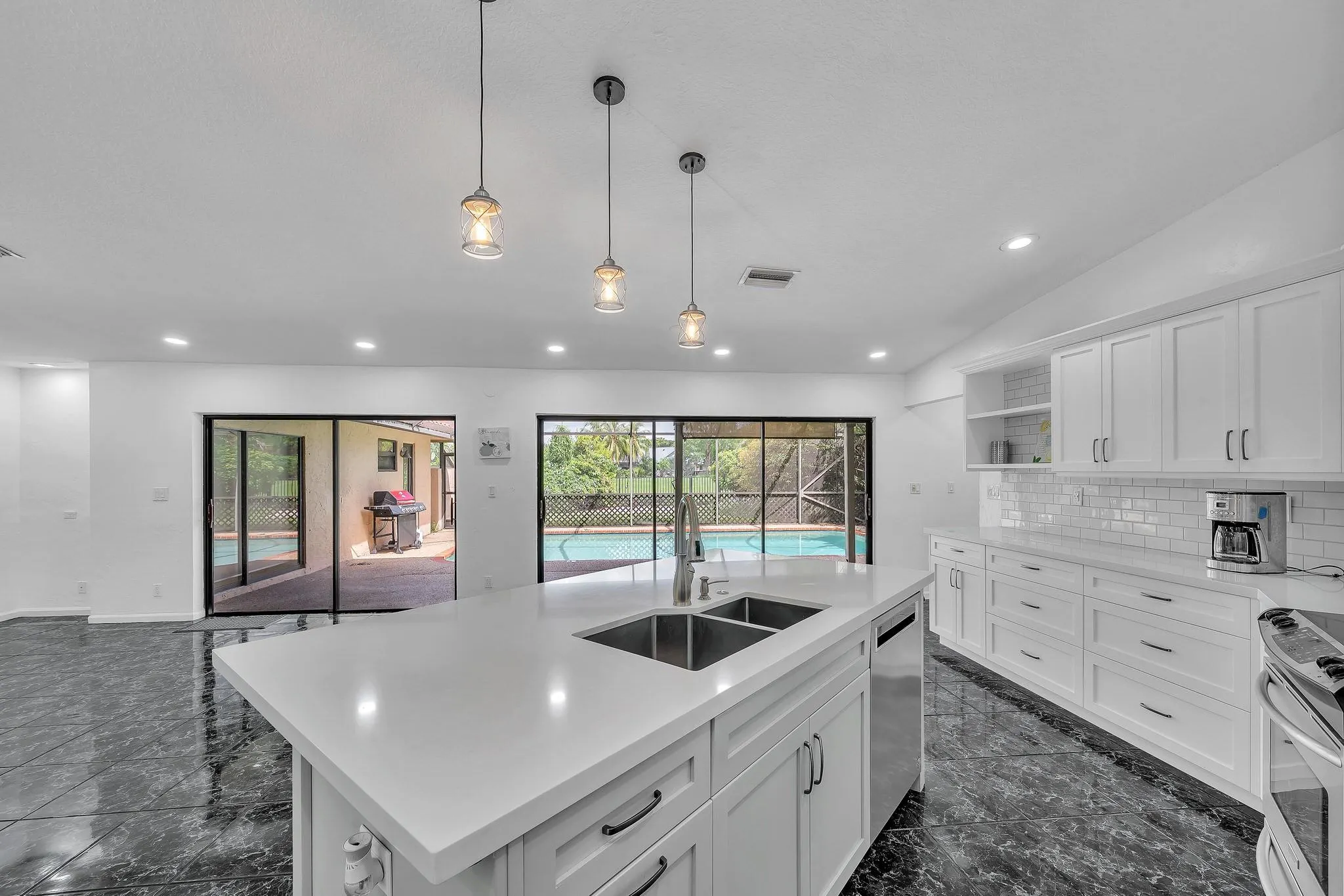 303 NW 105th Ter