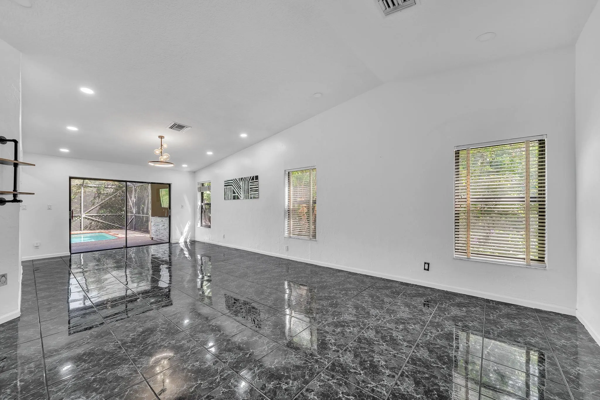 303 NW 105th Ter