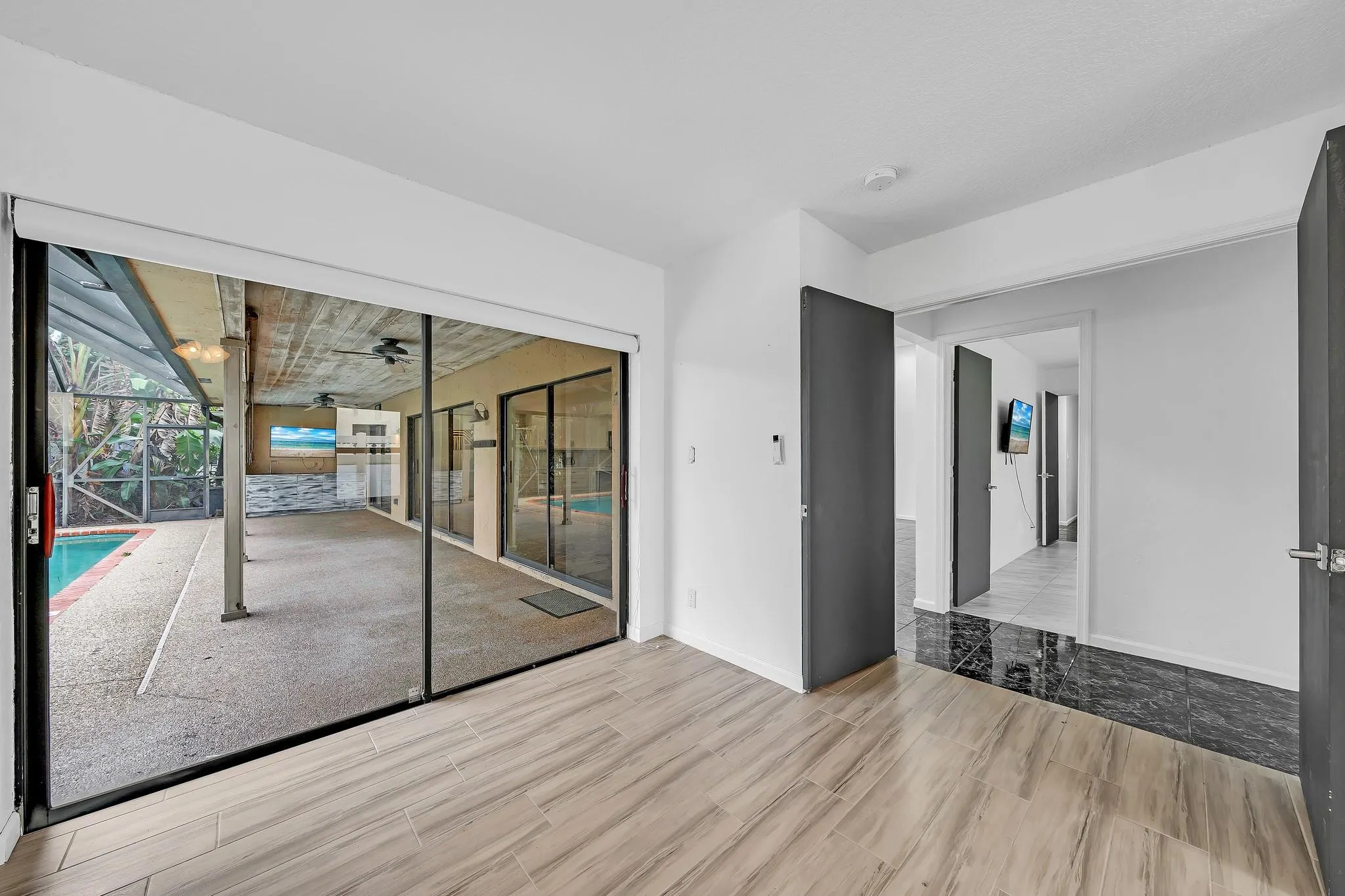 303 NW 105th Ter