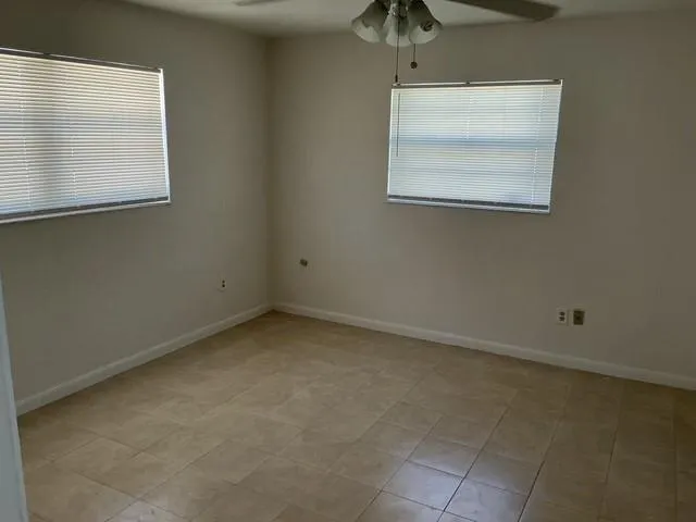 4460 NW 4th St