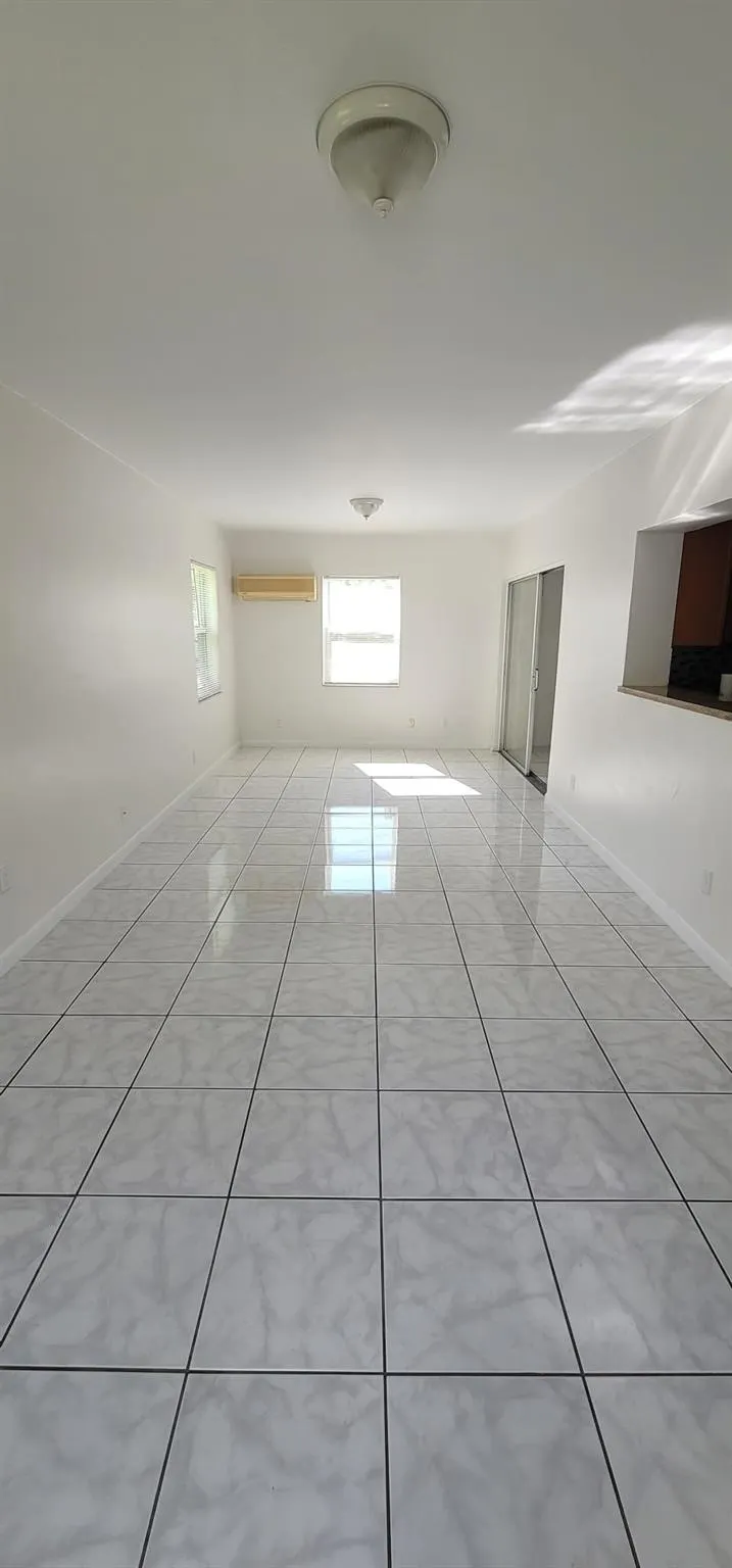 4460 NW 4th St