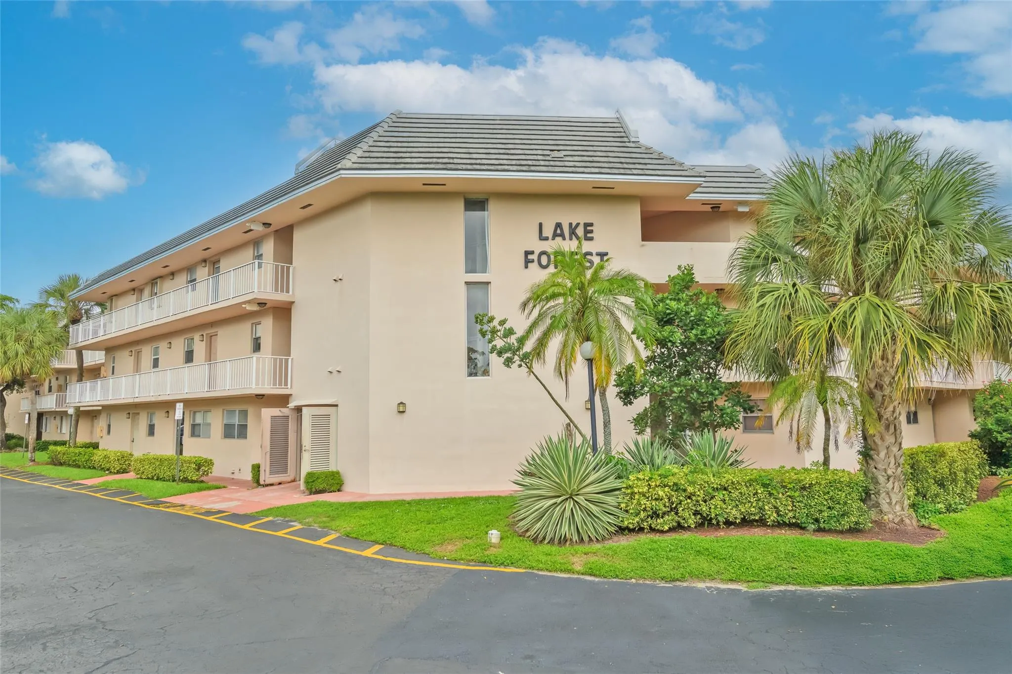 2850 S Forest Hills Blvd, #105