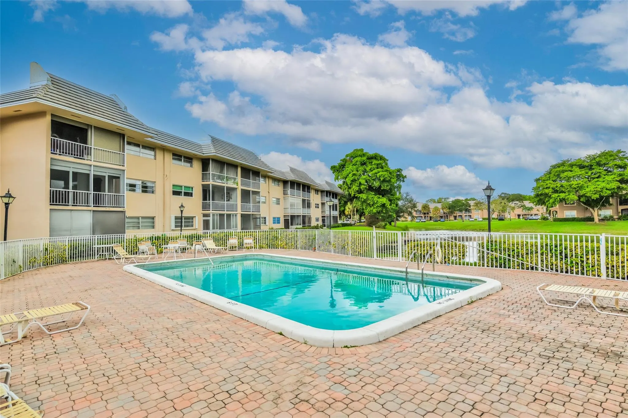 2850 S Forest Hills Blvd, #105