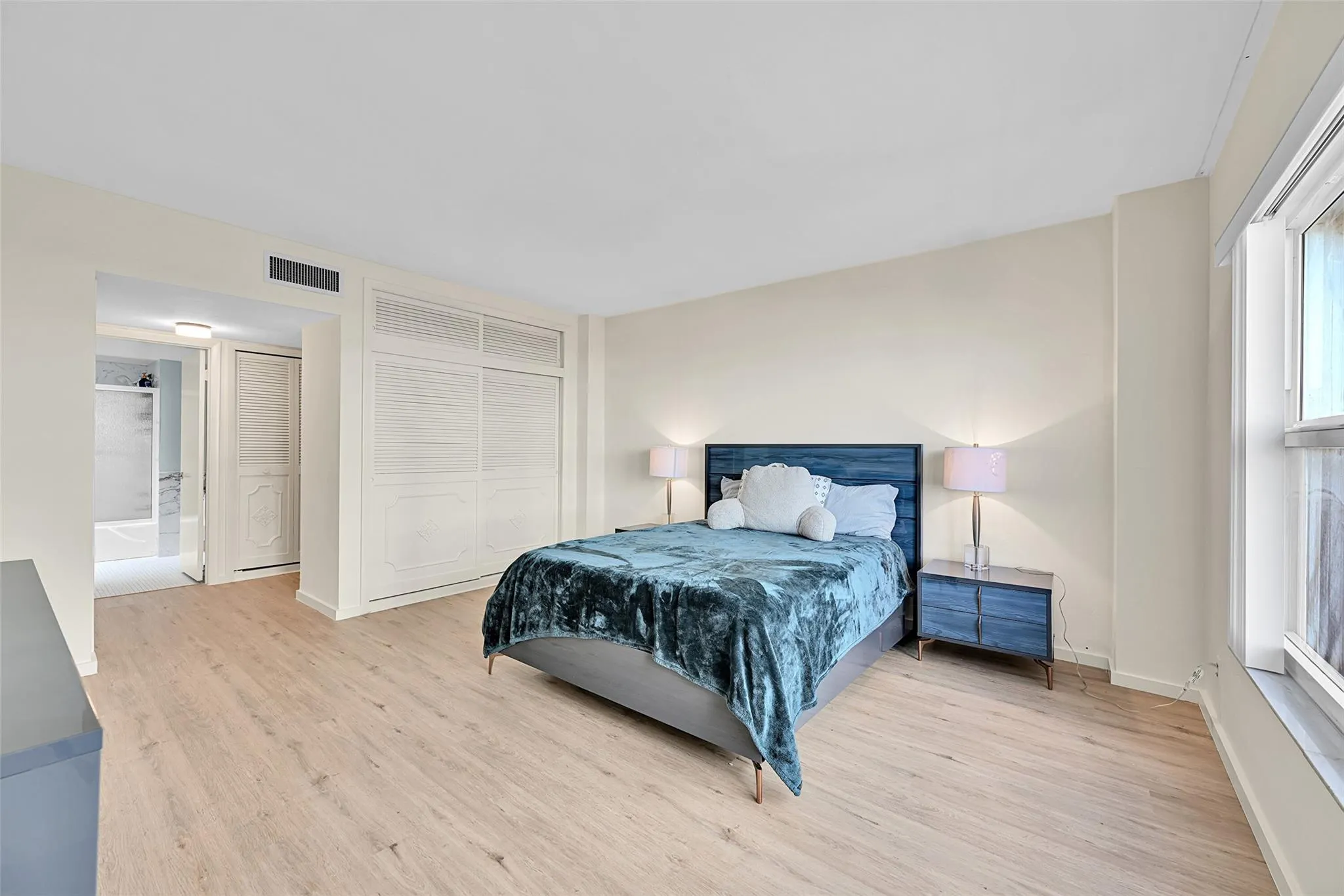 3850 Galt Ocean Dr., #209