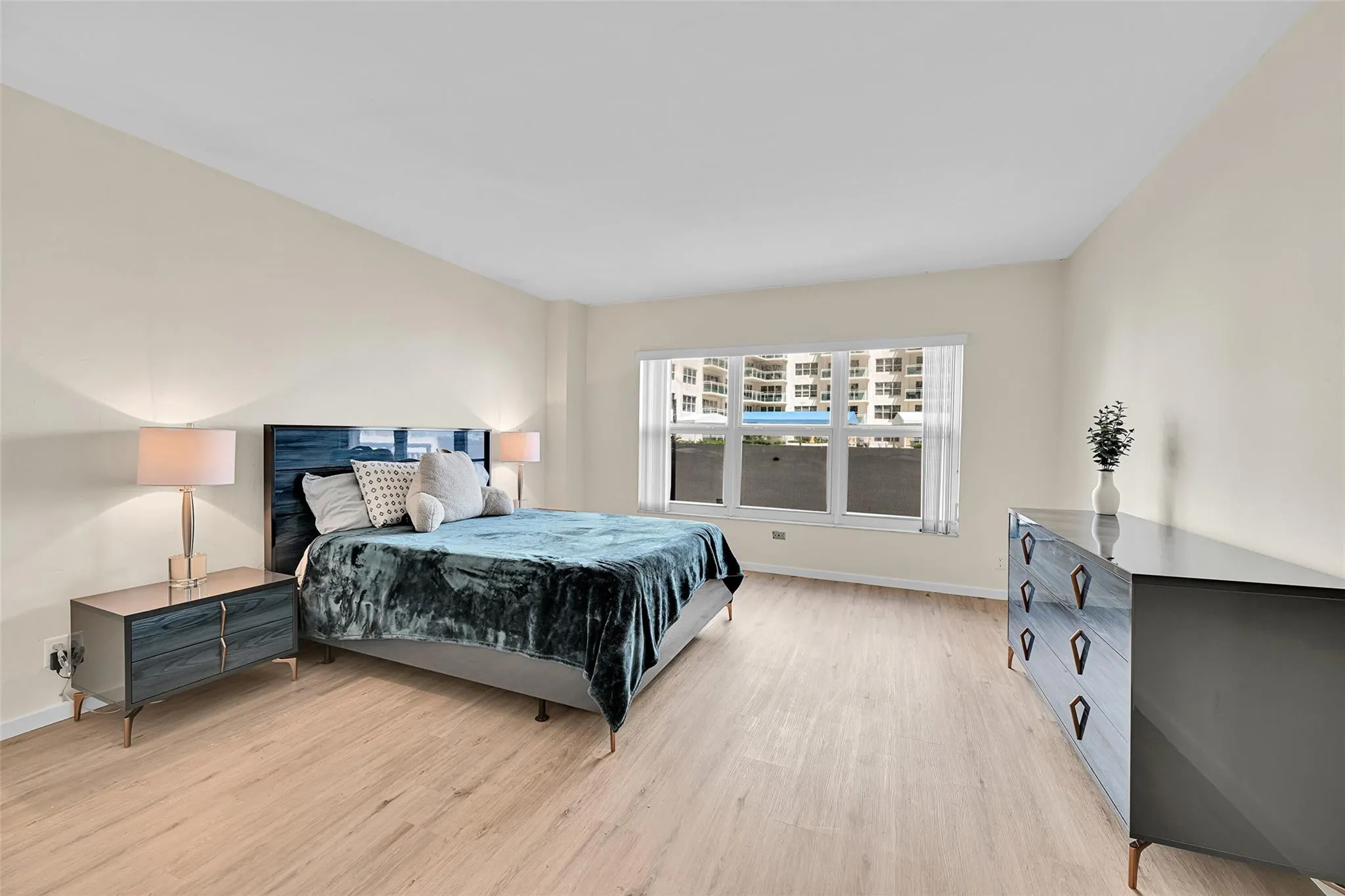3850 Galt Ocean Dr., #209