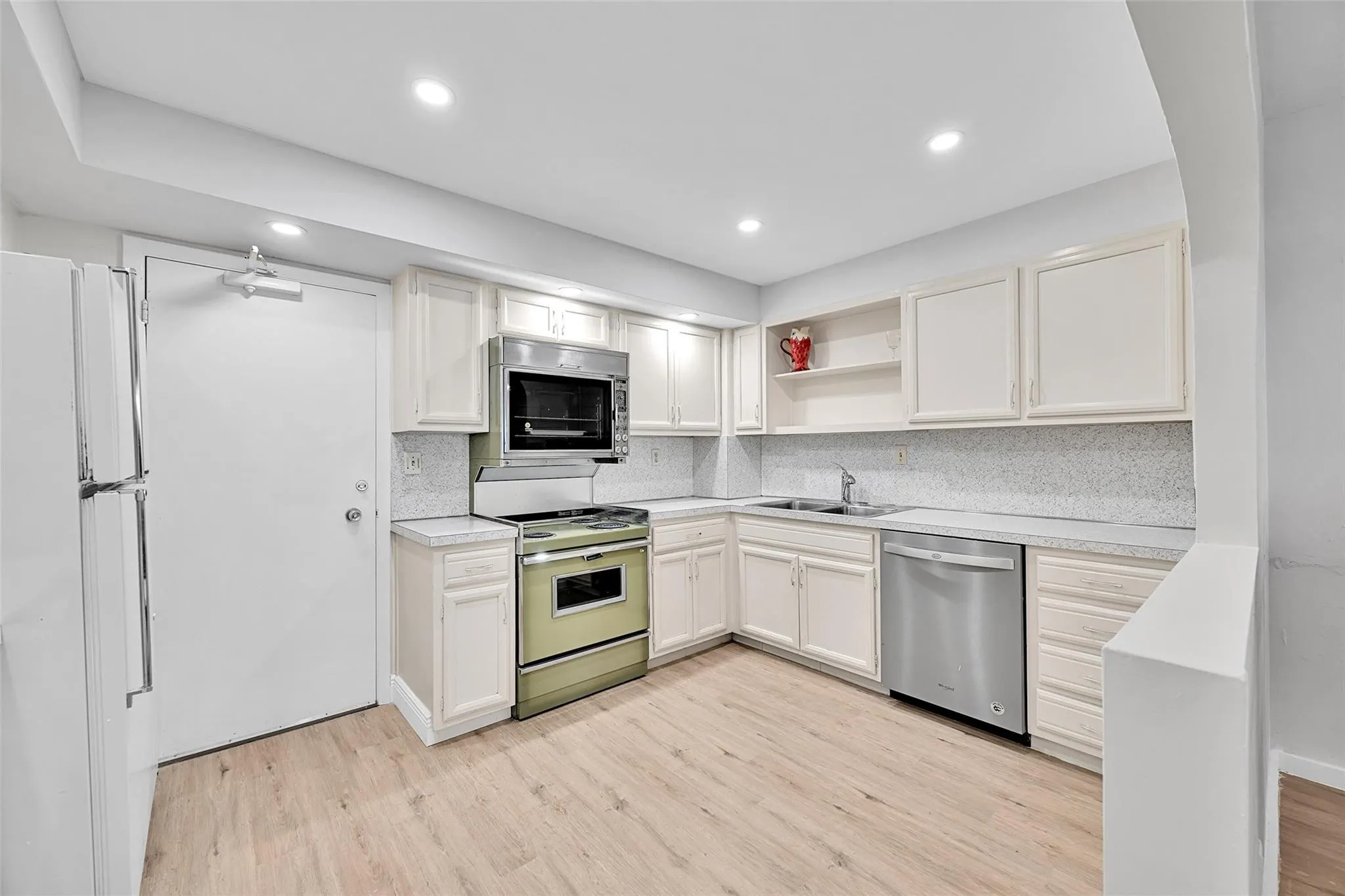 3850 Galt Ocean Dr., #209