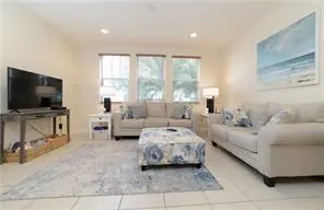 820 Millbrae Ct, #4