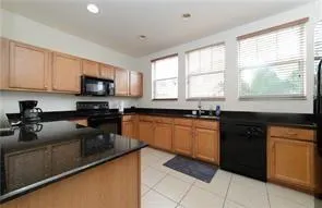 820 Millbrae Ct, #4
