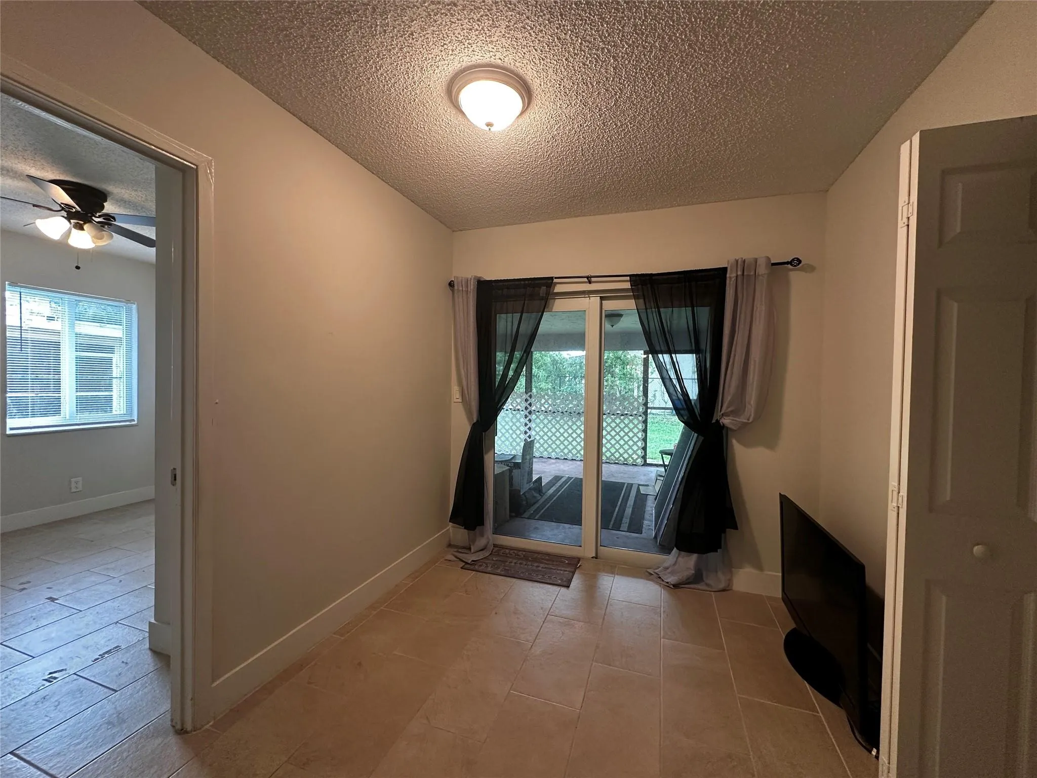 10620 NW 37TH ST, #E