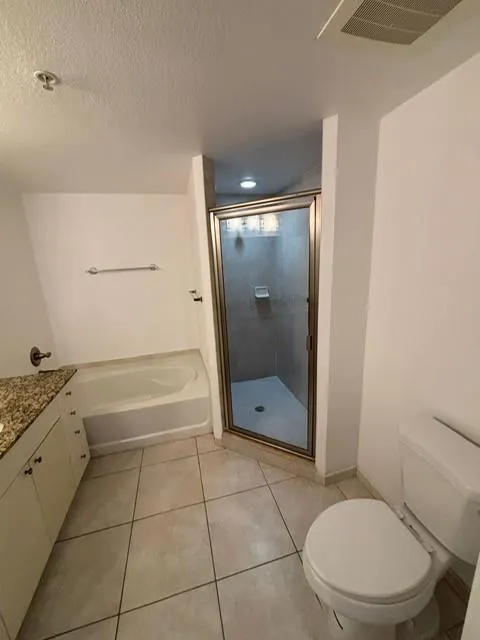 1830 Radius Dr, #220