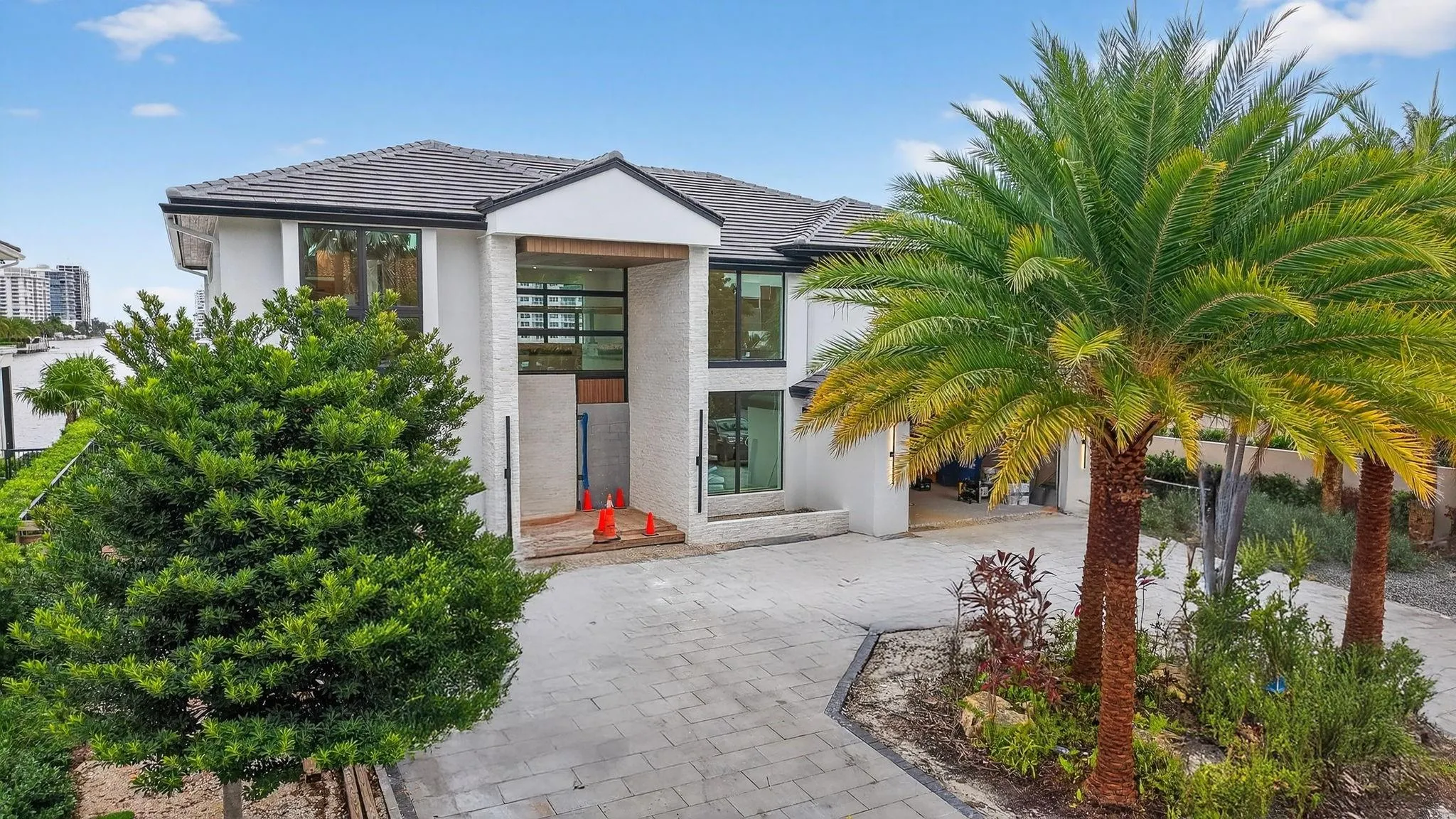 2533 Aqua Vista Blvd