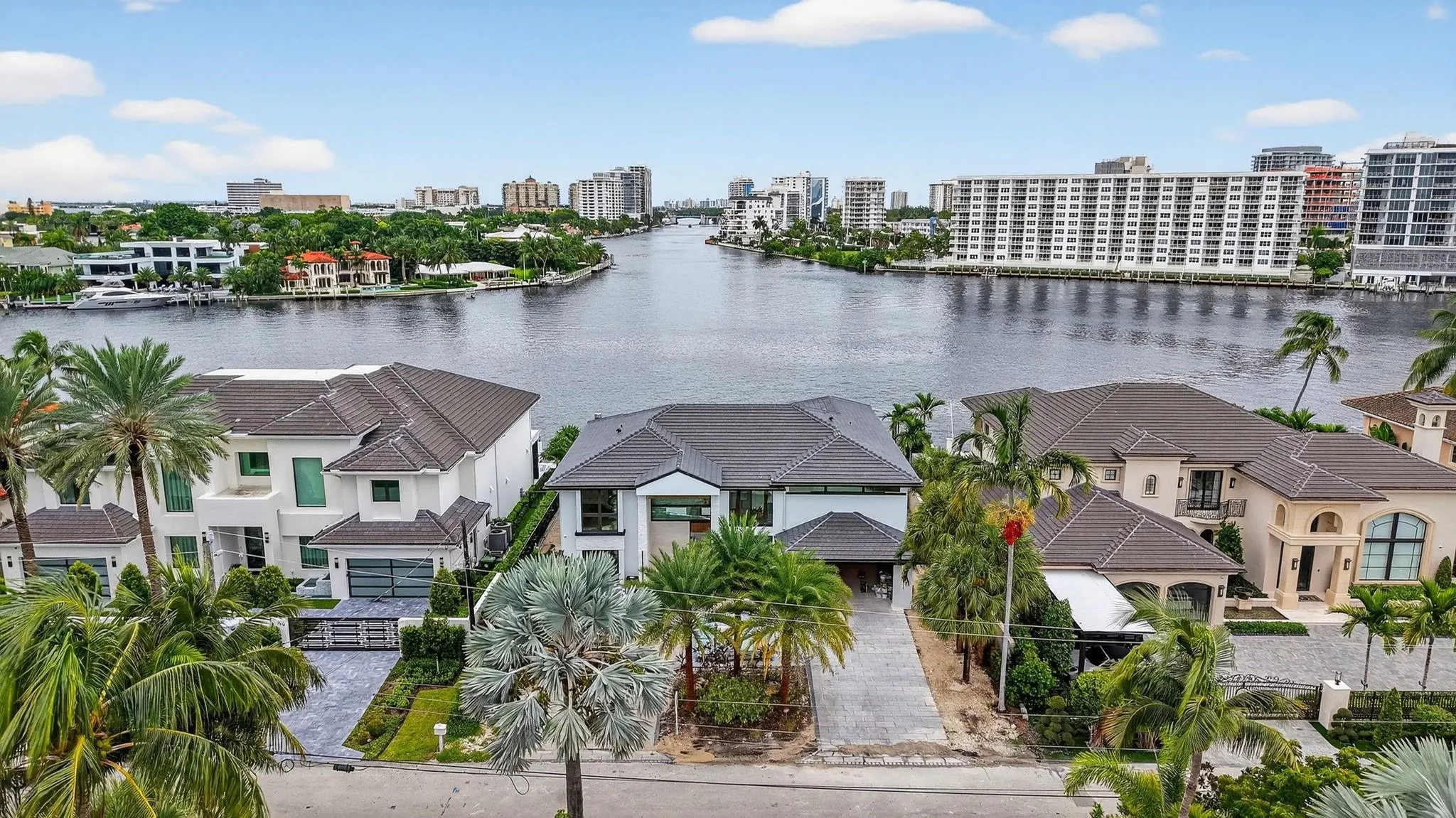 2533 Aqua Vista Blvd