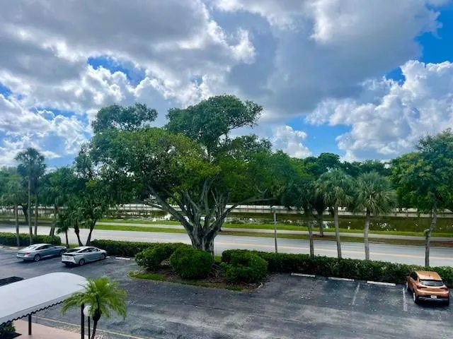 3151 S Palm Aire Dr, #307