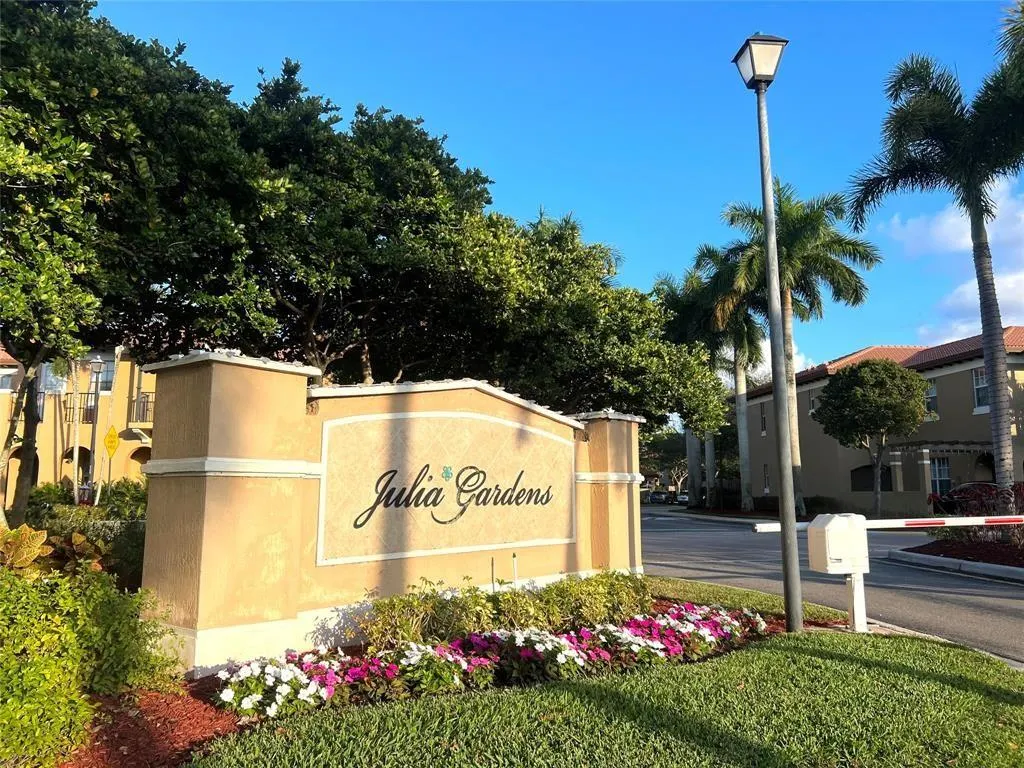 6967 JULIA GARDENS, #6967