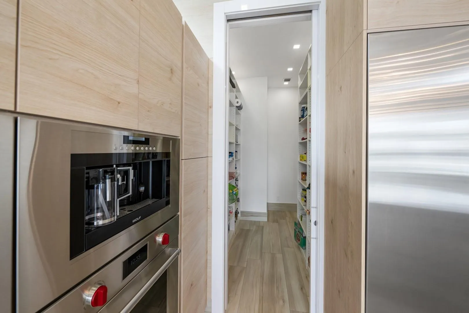 2437 Delmar Pl
