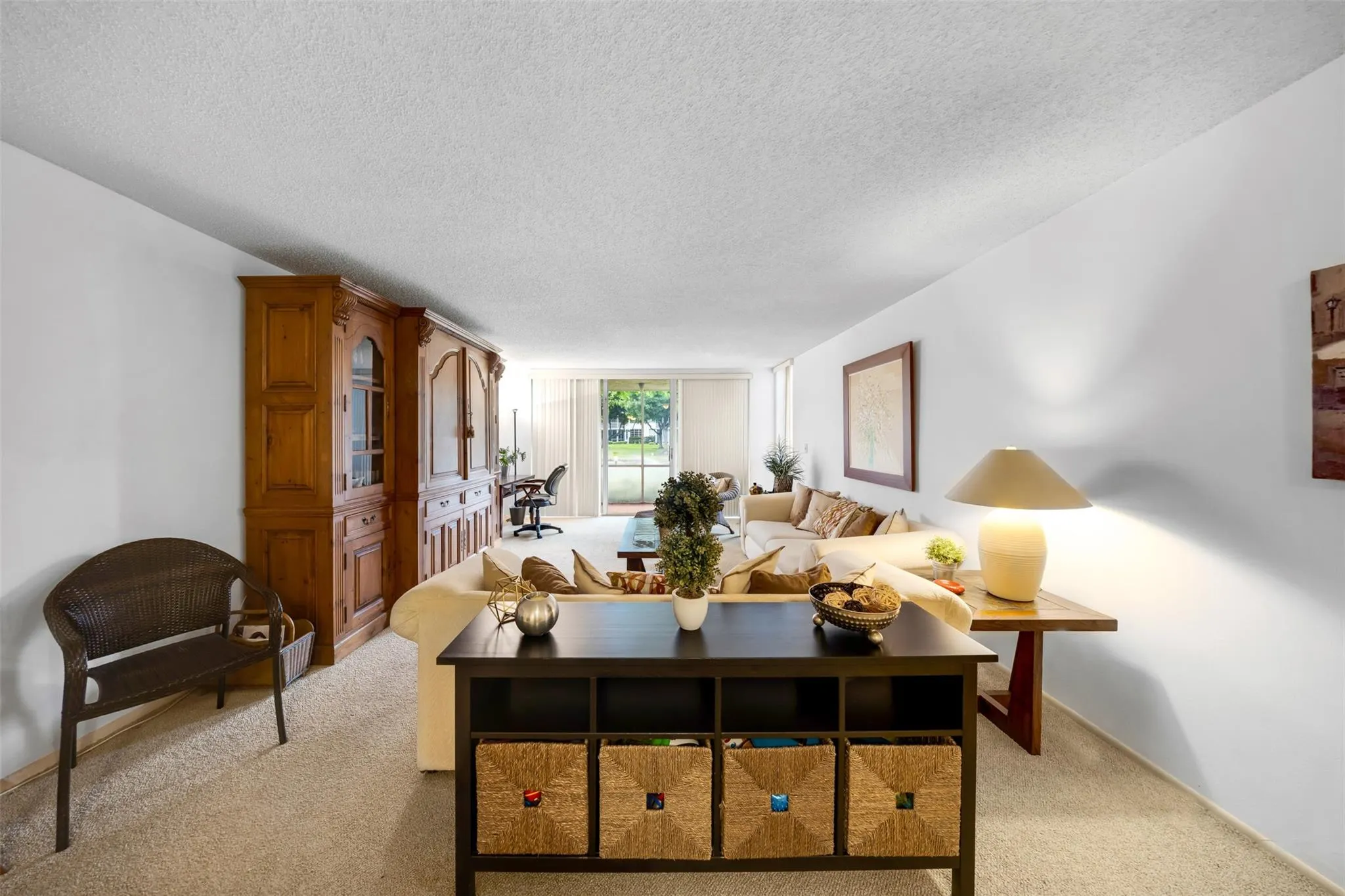 4221 W Palm Aire Dr, #103