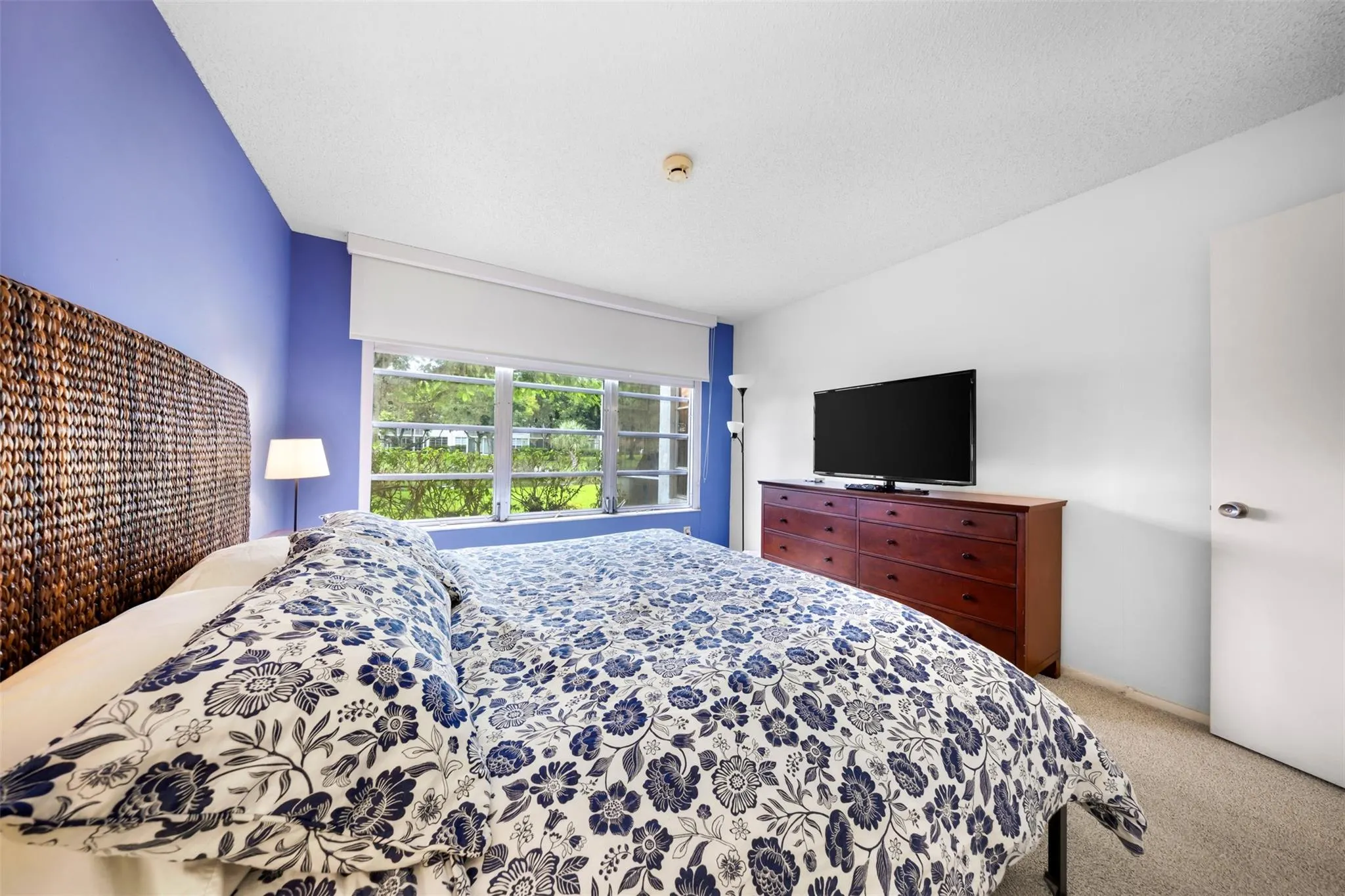 4221 W Palm Aire Dr, #103