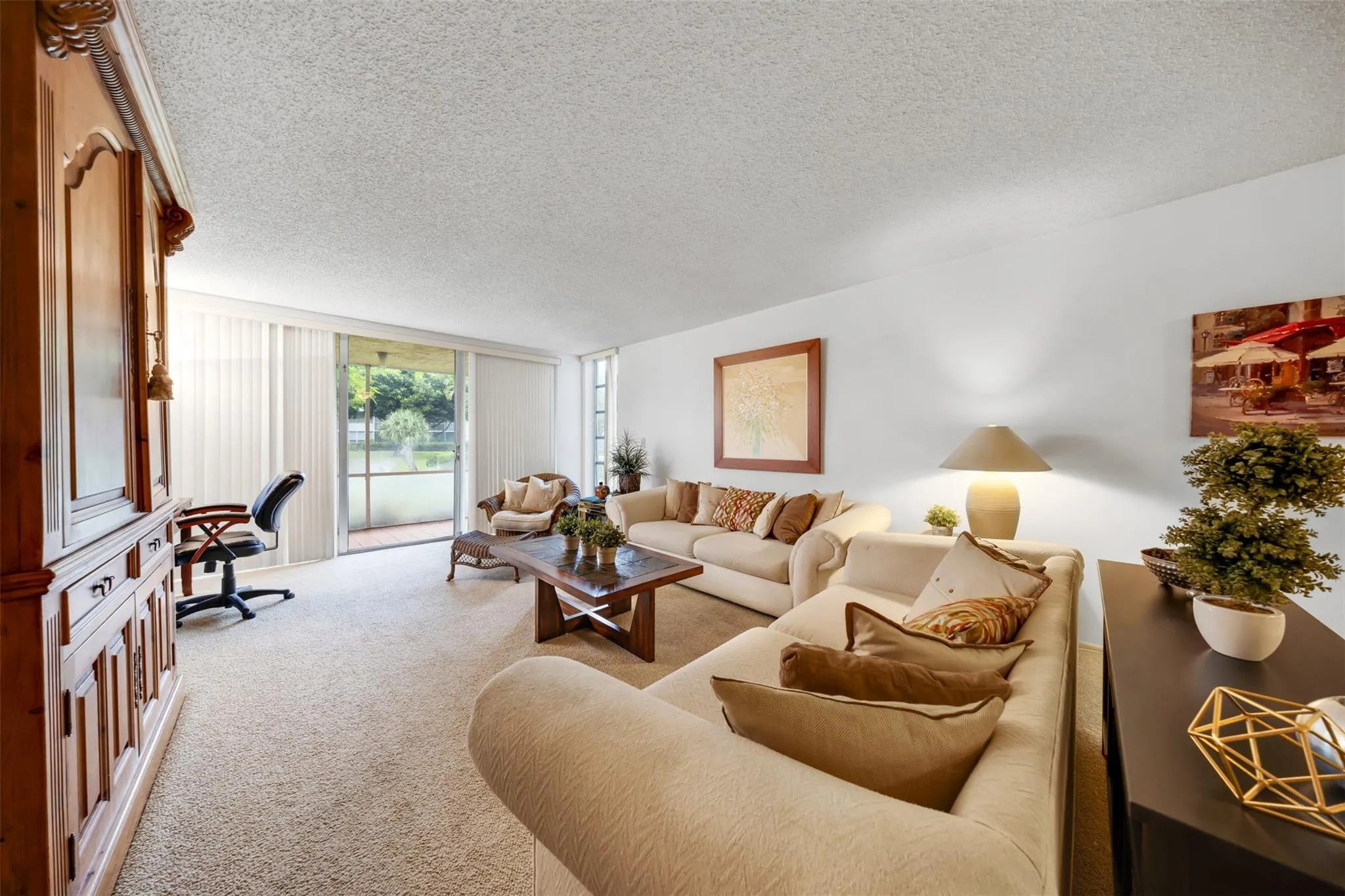 4221 W Palm Aire Dr, #103