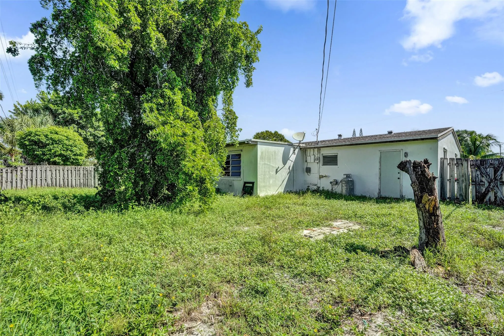 1437 SW 1st Ave