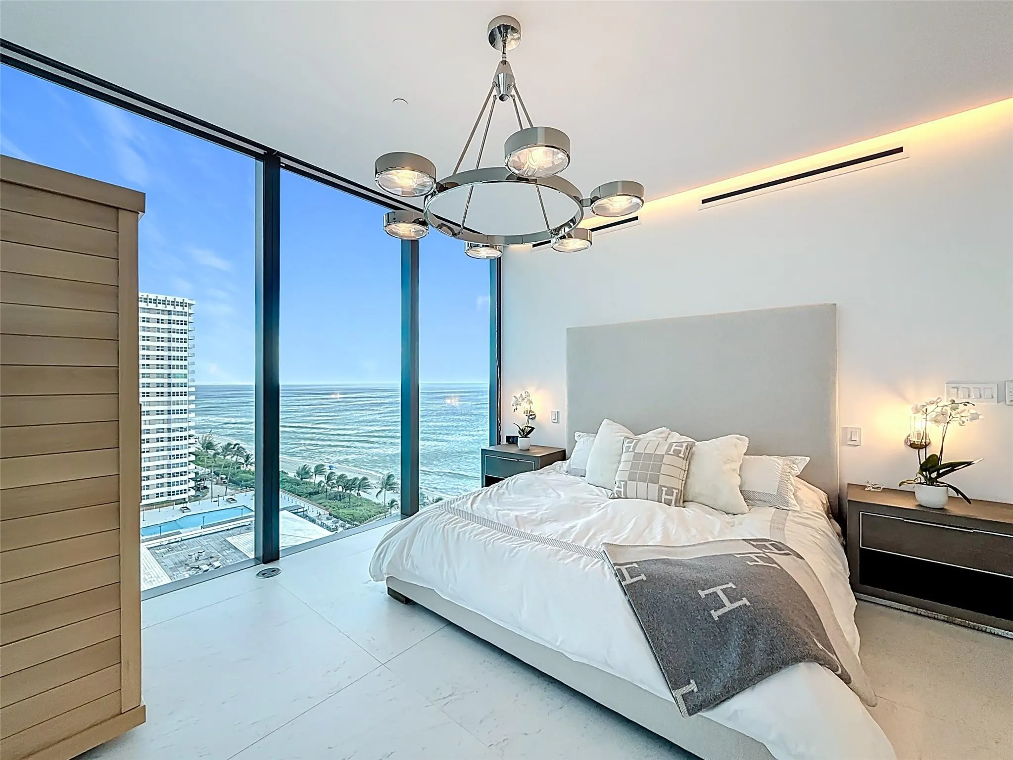 2000 S Ocean Dr, #12A