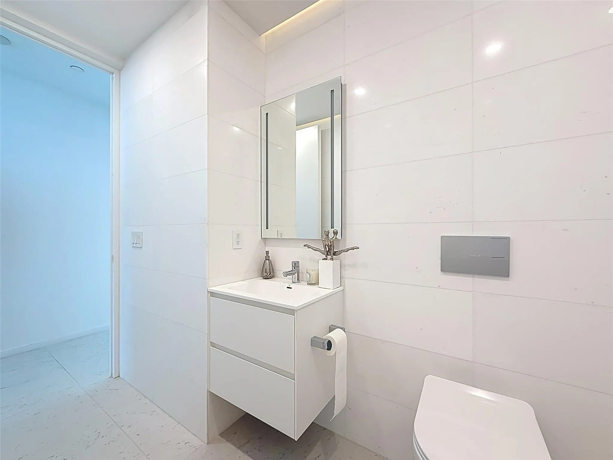 2000 S Ocean Dr, #12A
