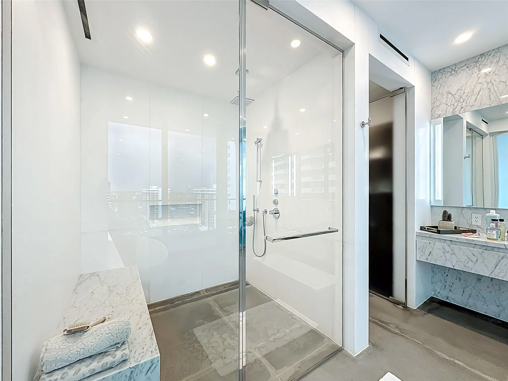 2000 S Ocean Dr, #12A