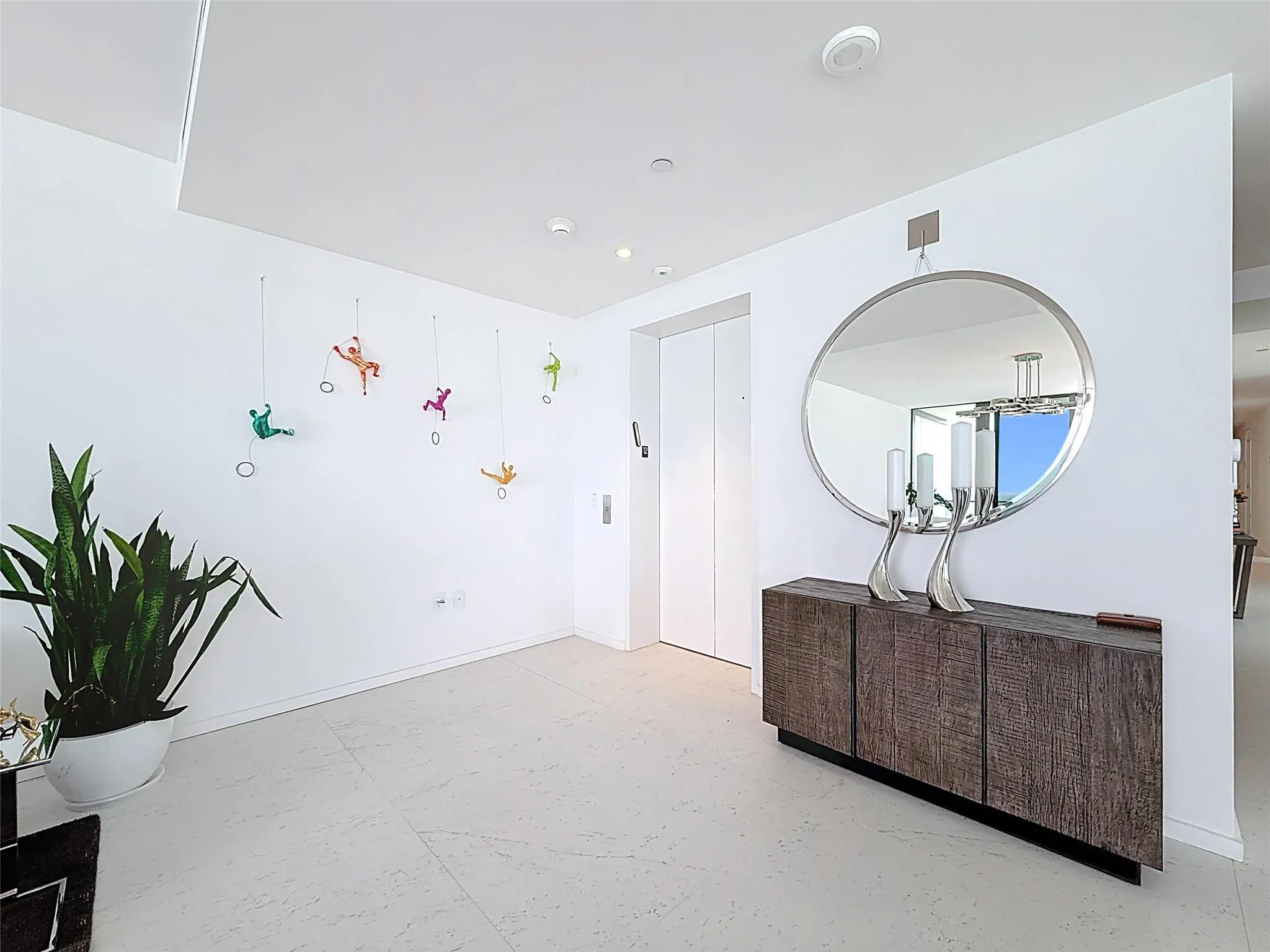 2000 S Ocean Dr, #12A