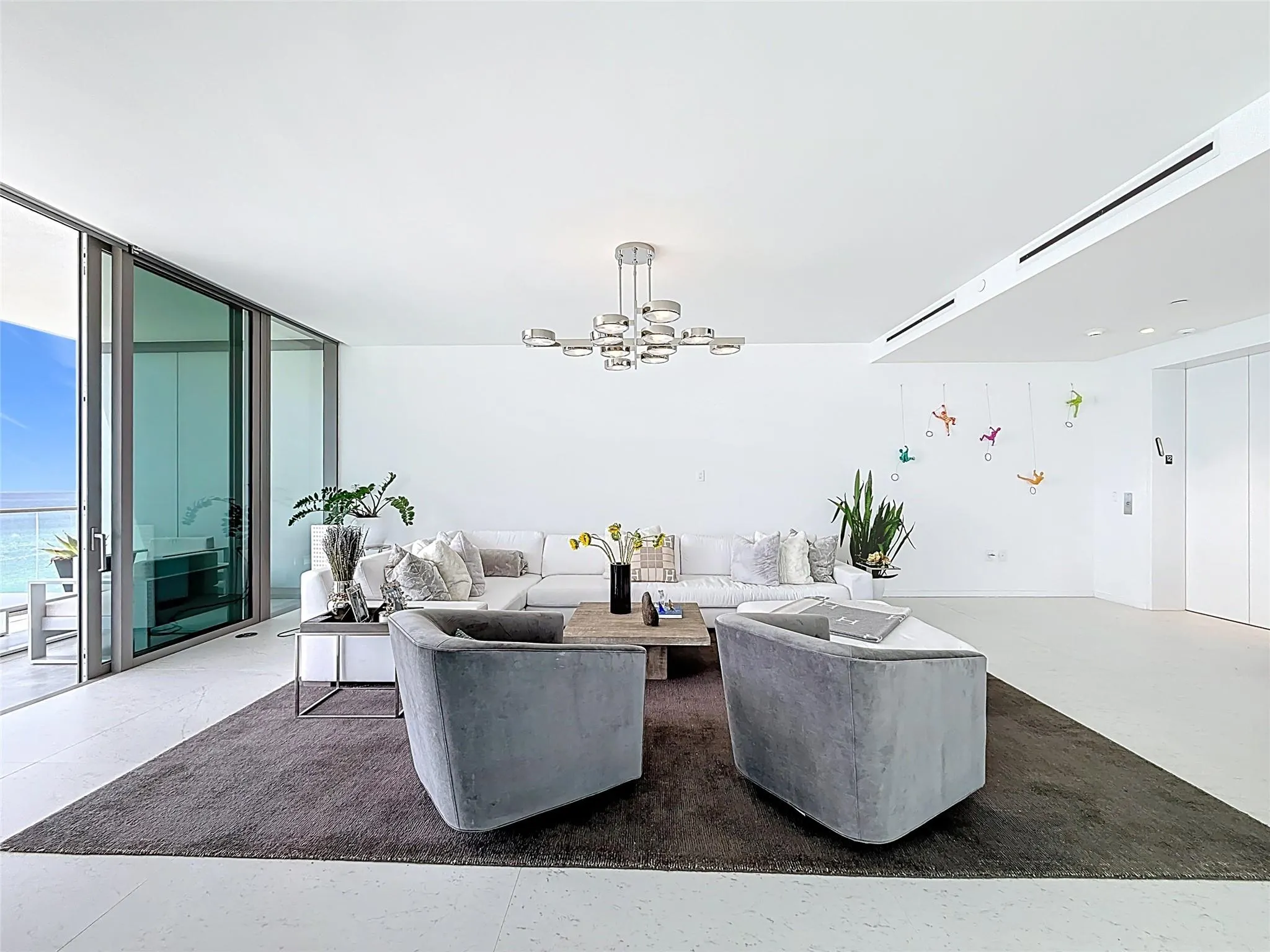2000 S Ocean Dr, #12A