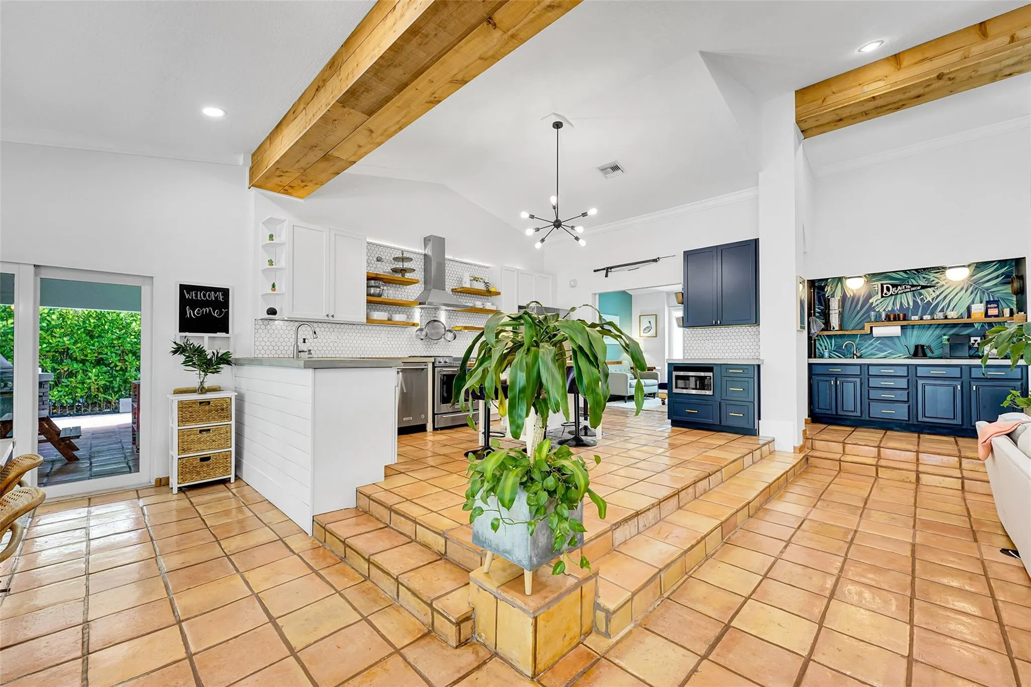 2739 Oak Tree Ln