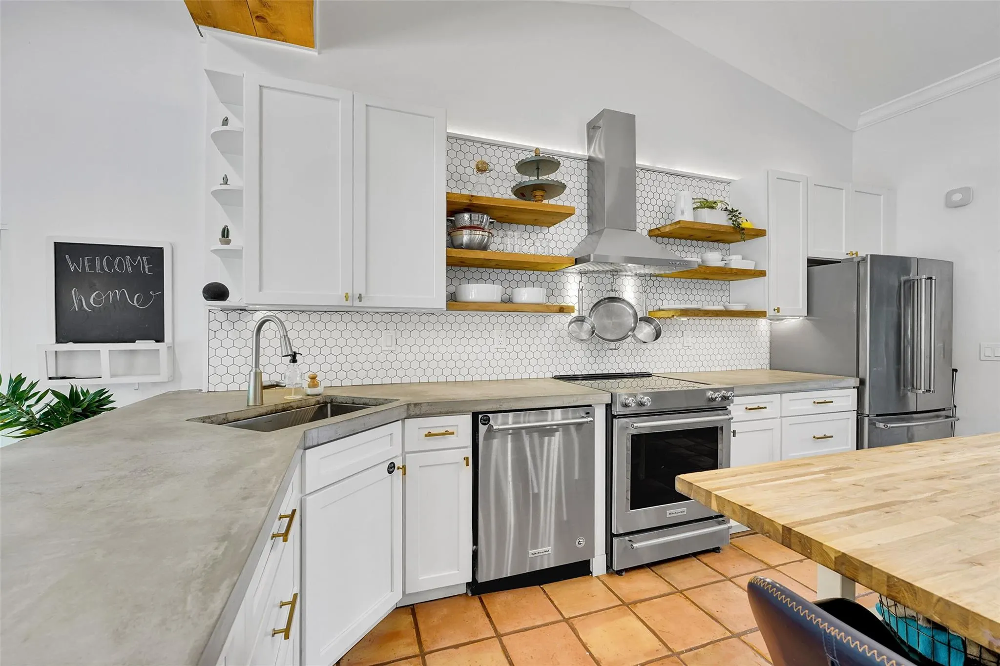 2739 Oak Tree Ln