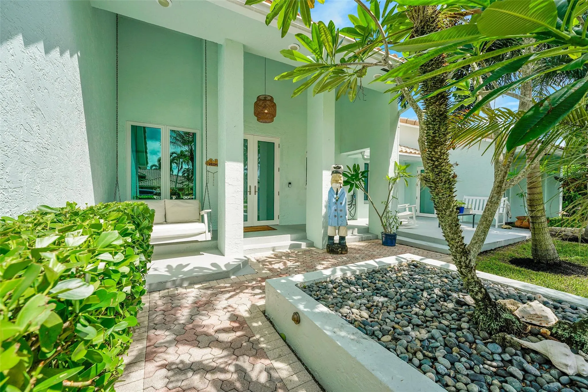 2739 Oak Tree Ln