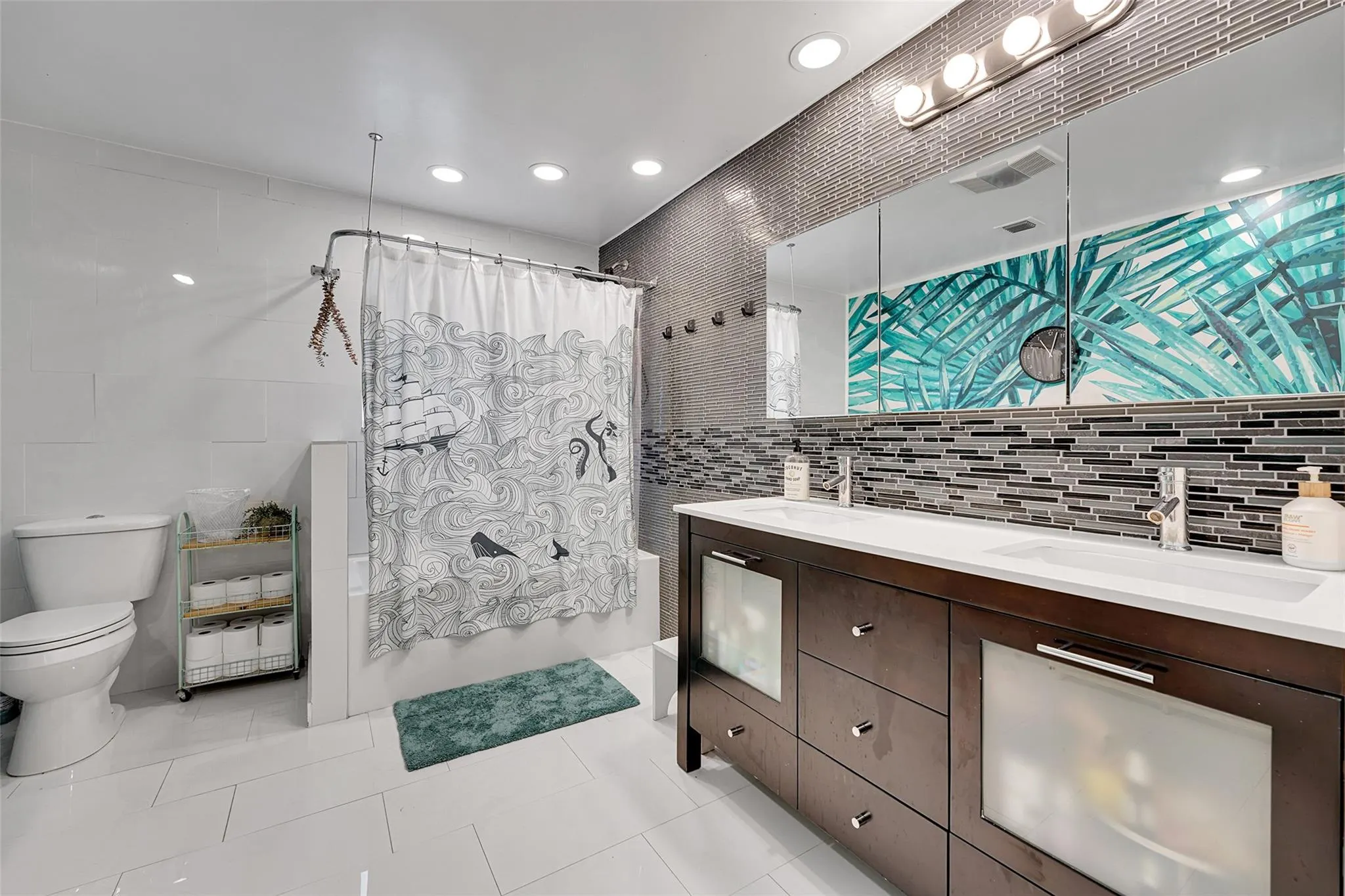 2739 Oak Tree Ln