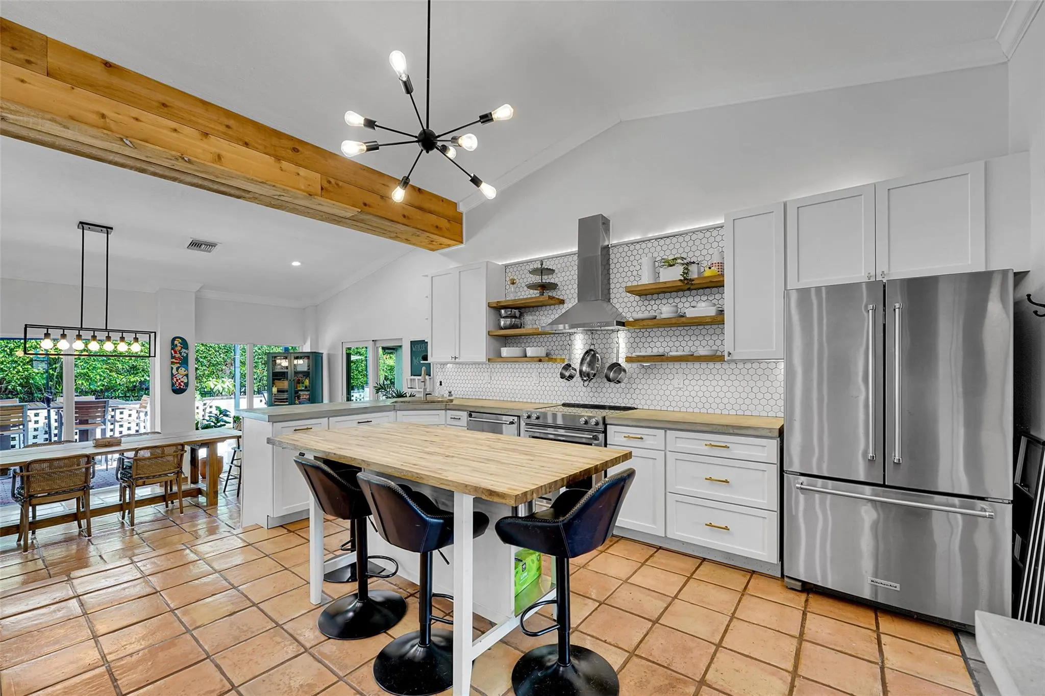 2739 Oak Tree Ln