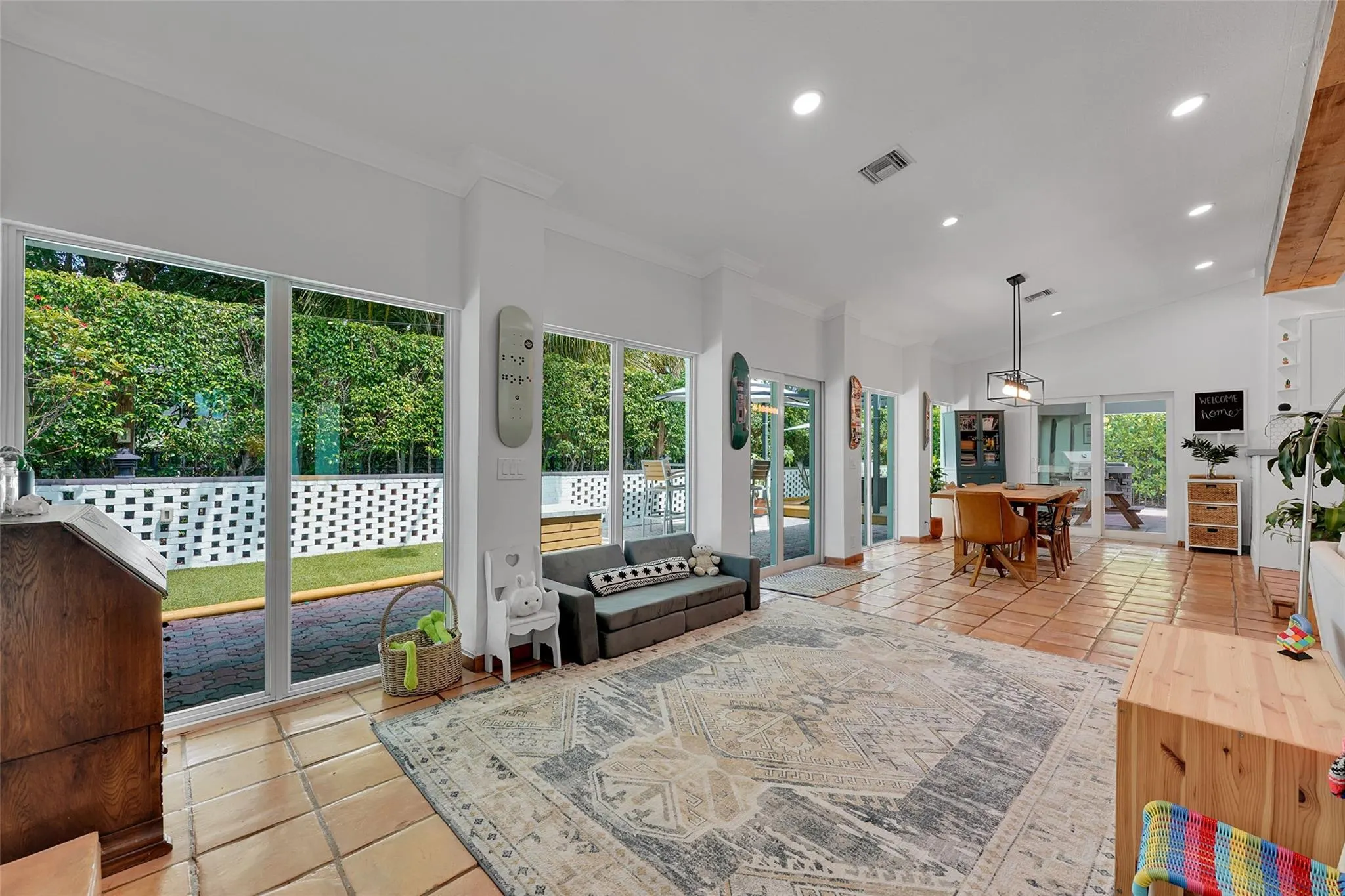 2739 Oak Tree Ln